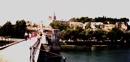 Pohled na město a papežský palác z mostu
