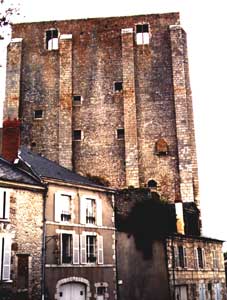 Donjon Beaugency od západu