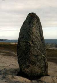 Menhir na pobřeží